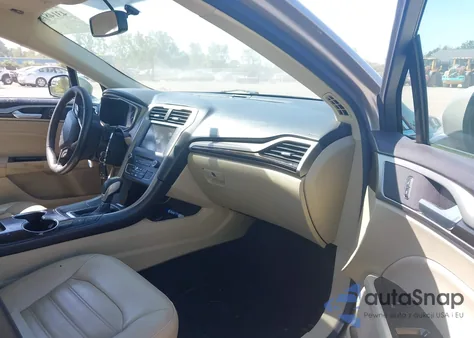 2016 Ford Fusion Se Phev z USA, uszkodzony, nr VIN 3FA6P0PU9GR101553